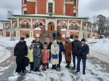 Прихожане и ученики воскресной школы храма свт. Николая в Заяицком посетили Донской монастырь