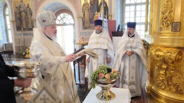 Престольные торжества храма свт. Николая в Заяицком возглавил митрополит Ставропольский Кирилл