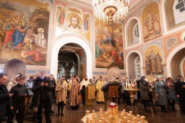 Молебен свв. Петру и Февронии Муромским и встреча молодежного клуба прошли в храме свт. Николая в Заяицком