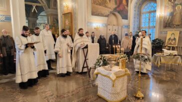 Литургия и великое освящение воды прошли в Крещенский сочельник в храме свт. Николая в Заяицком