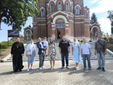 Прихожане храма свт. Николая в Заяицком посетили Спасо-Бородинский монастырь
