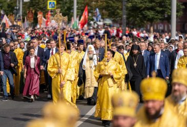Духовенство и прихожане храма свт. Николая в Заяицком приняли участие в общемосковском крестном ходе
