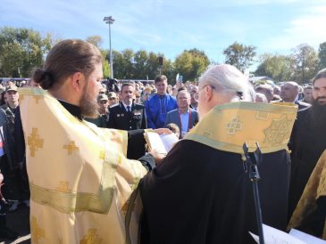 Настоятель храма принял участие в освящении походного храма на фестивале «Казачья станица Москва»