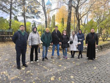 Молодежь храма святителя Николая в Заяицком совершила паломничество по древним святыням Москвы