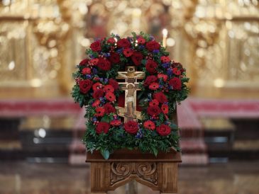 «Отче наш», исполняет хор храма под управление регента Юлии Зыковой