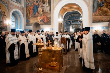 В храме свт. Николая в Заяицком прошла панихида по погибшим воинам, казакам и жертвам политических репрессий