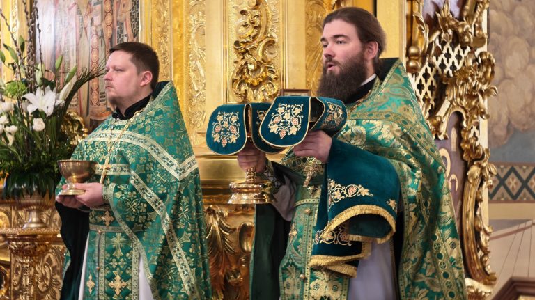 100-0UsFfpngApMvd10uMTHH7OAcT2S-85kbZzW5k3RfEOJKU5pR8CD4UFo4_Eel1yejmRgBH5W1vU8r